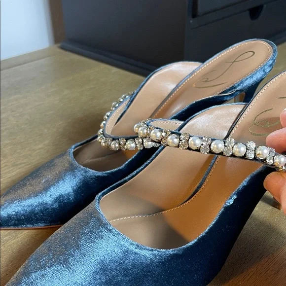 Sam Edelman Hyland Sapphire velvet with Embellished Strap - Picture 4 of 11